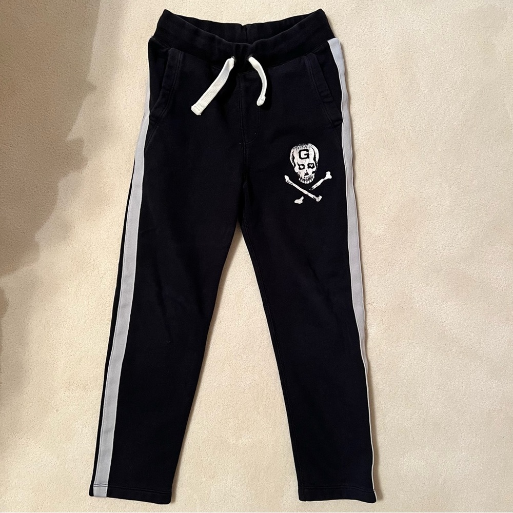 * $7 with $15+ bundle *  Gap skull sweatpants size 8